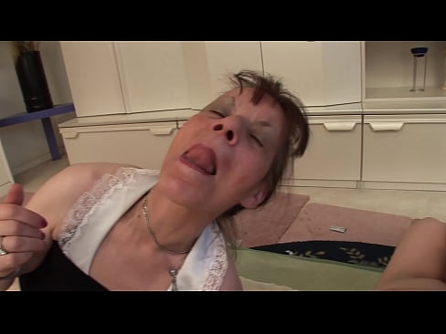 ❤️ Divām vecmāmiņām un vectētiņam ir sekss trijatā ️❌ Kaltais porno pie mums ❌❤