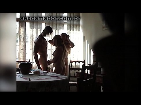 ❤️ Sekss draugi uzaicina milzu vīrieti un sekss trijatā ar viņu ️❌ Kaltais porno pie mums ❌❤